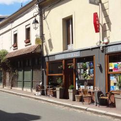Le Petit Lyons