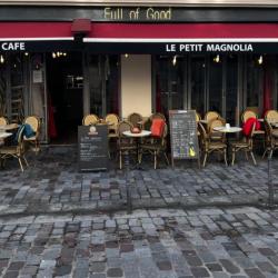 Le Petit Magnolia Café