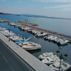 Le Petit Port