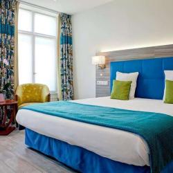Le Phenix Hotel