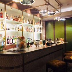 Le R Cocktail Bar