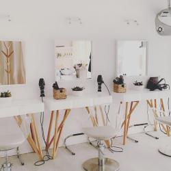 Le Salon By Liss Buzz