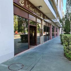 Le Saint Hubert Restaurant