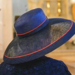 Les Chapeaux De Bea