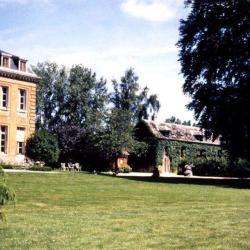 Les Dépendances Du Château