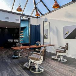 Les Hommes D'abord Coiffeur Homme Barbier