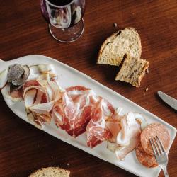 Les Plaisirs