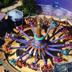 Les Tapis Volants – Flying Carpets Over Agrabah