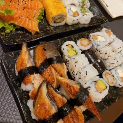 Les Trois Sakuras