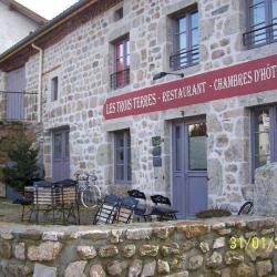 Les Trois Terres