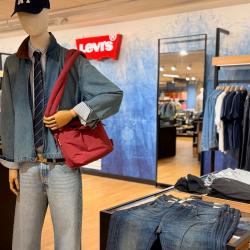 Levi's