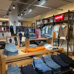 Levi's