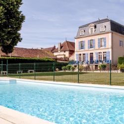 Logis Hôtel Domaine Du Cheval Blanc
