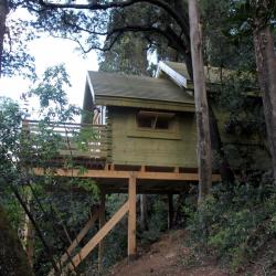 Logis Hôtel Les Cabanes Dans Les Bois