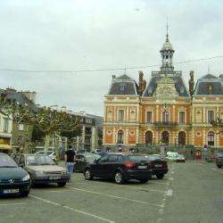 Mairie De St Servan