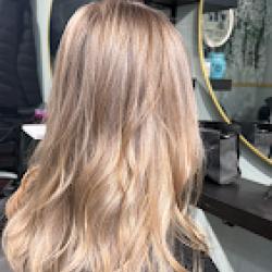 Maison De Coiffure