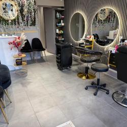 Maison De Coiffure