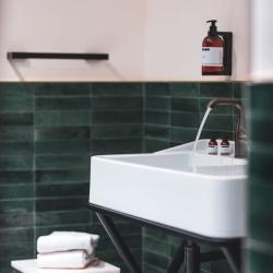 Maisons Du Monde Hôtel & Suites - La Rochelle Vieux-port