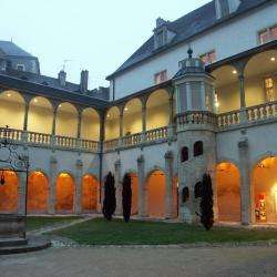 Mediatheque De L'hotel-dieu De Dole
