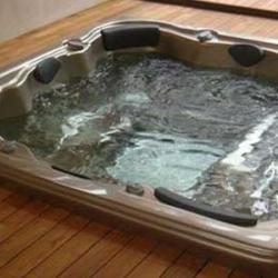 M.f. Piscines