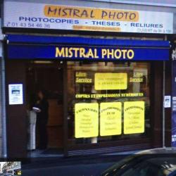 Mistral Photo
