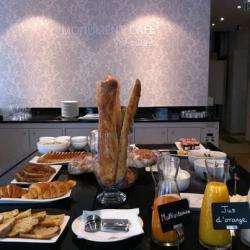 Monument Café