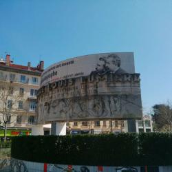 Monument Hommage Aux Frères Lumière