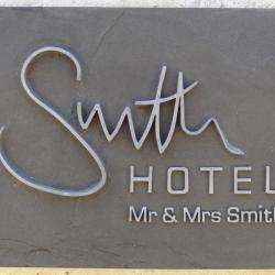 Mr & Mrs Smith