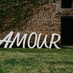 Mucho Amor