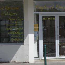 Ongles Et Charmes
