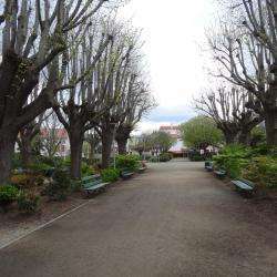 Parc Mazon Et Son Fronton