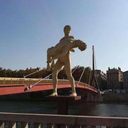 Passerelle Du Palais De Justice