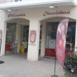 Patisserie De La Porte De Ville