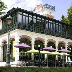 Le Pavillon Du Lac
