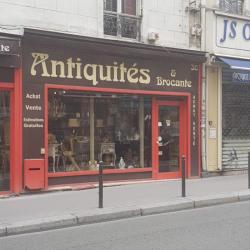 Antiquites And Brocante
