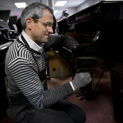 Pianos Ades Prestel