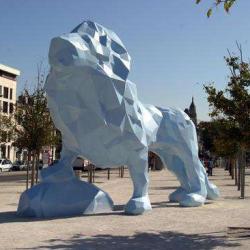 Place Stalingrad Et Le Lion De Veilhan