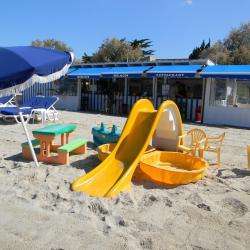 Plage Restaurant - Bikini Beach
