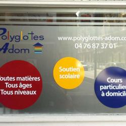 Polyglottes Adom