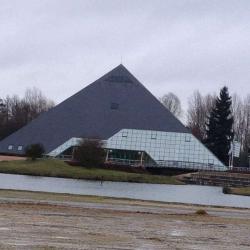 Pyramide Espace François 1er