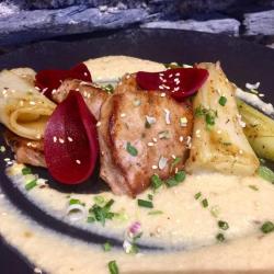 Restaurant Une Fille Et Des Quilles