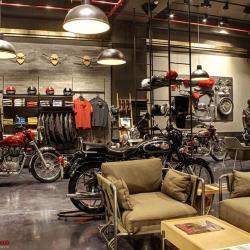 Royal Enfield X Mash X Hyosung — Montlhery