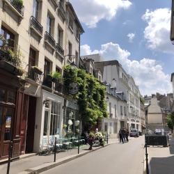 Rue Chanoinesse