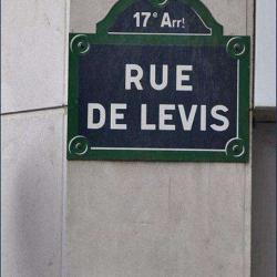 Rue De Lévis
