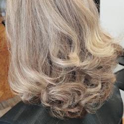 Salon De Coiffure Nouvelles Folies