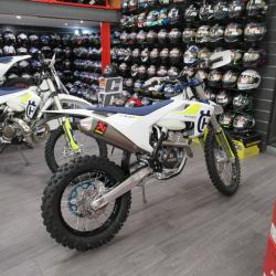 Stand Motos 3