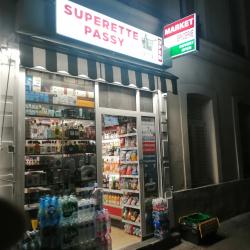 Superette Passy