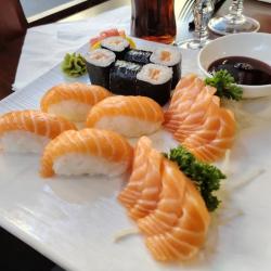 Sushi Sashi ( Okasushi )