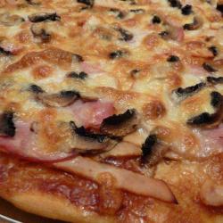 Tavi Li Pizza