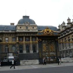 Tribunal De Grande Instance